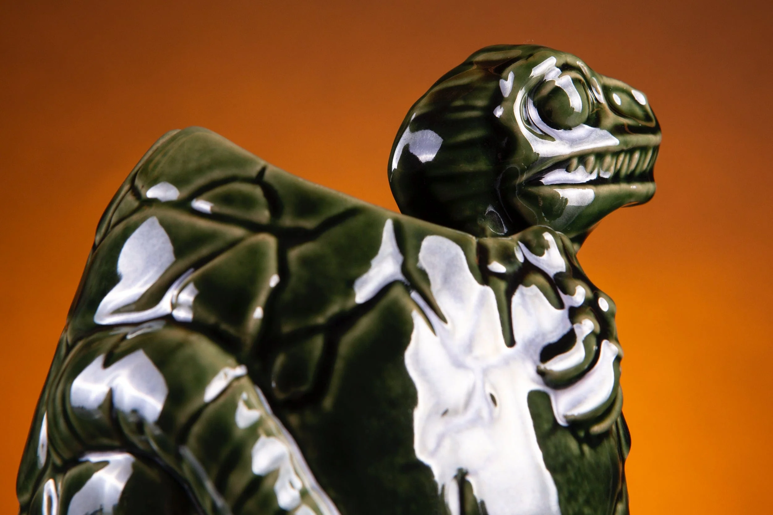 Jurassic Park – Baby Raptor Tiki Mug (Isla Nublar Variant) - Image 11
