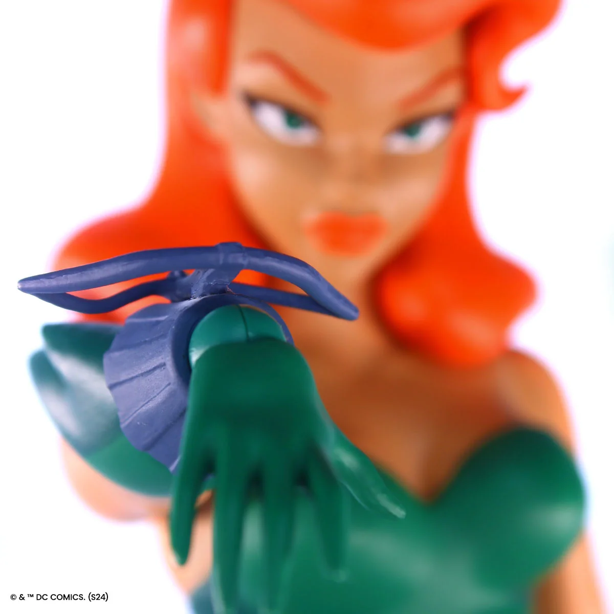 Batman: The Animated Series - Poison Ivy 1/6 Scale Figure - Image 18