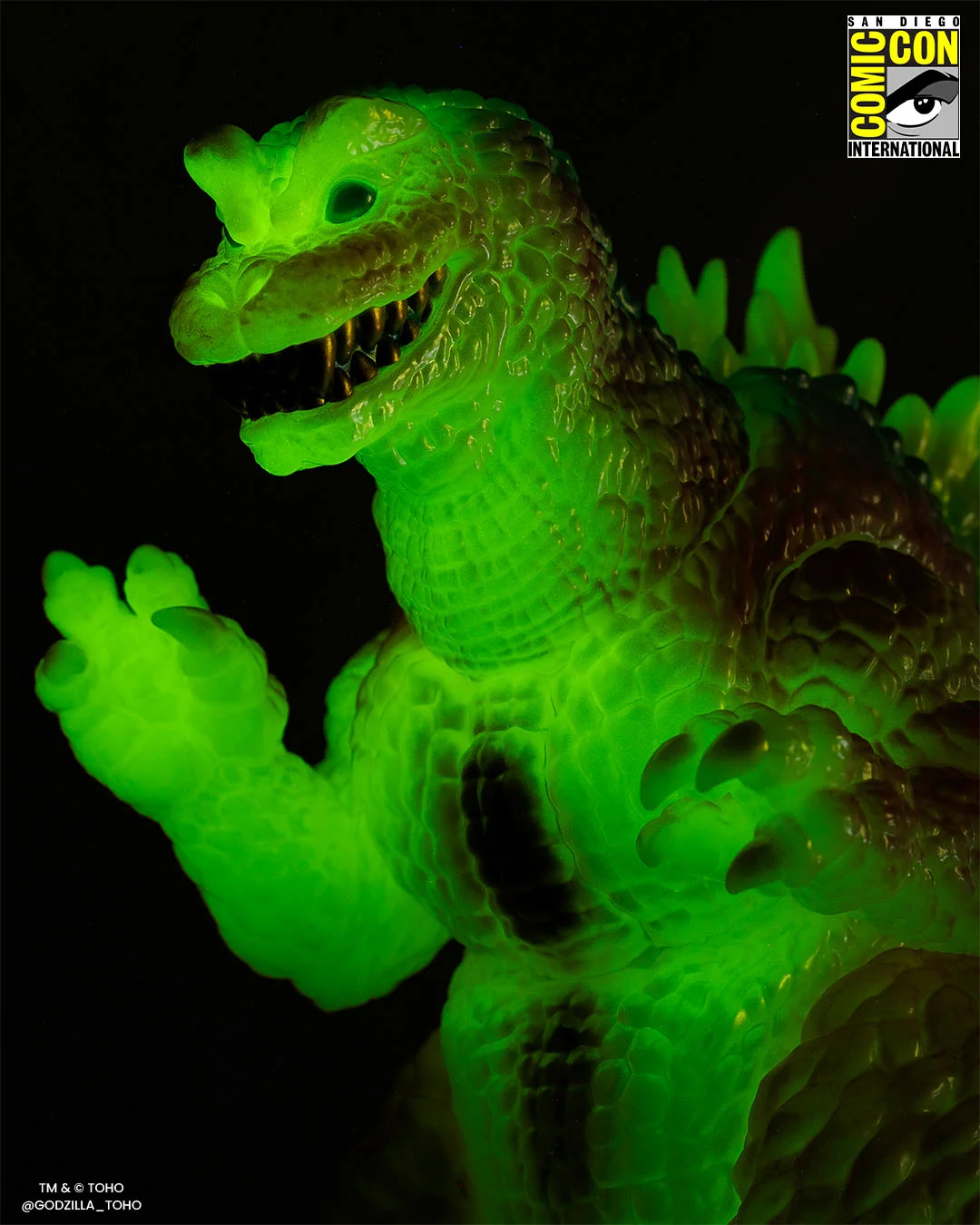 Godzilla, Mothra and King Ghidorah: Giant Monsters All-Out Attack - Godzilla Soft Vinyl Figure - Bitter Cherry Blossom Variant - Image 27