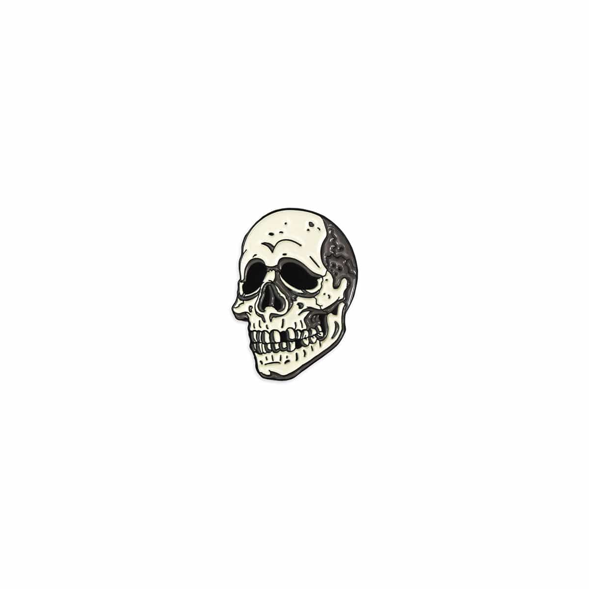 Halloween III: The Skull Enamel Pin - Image 2