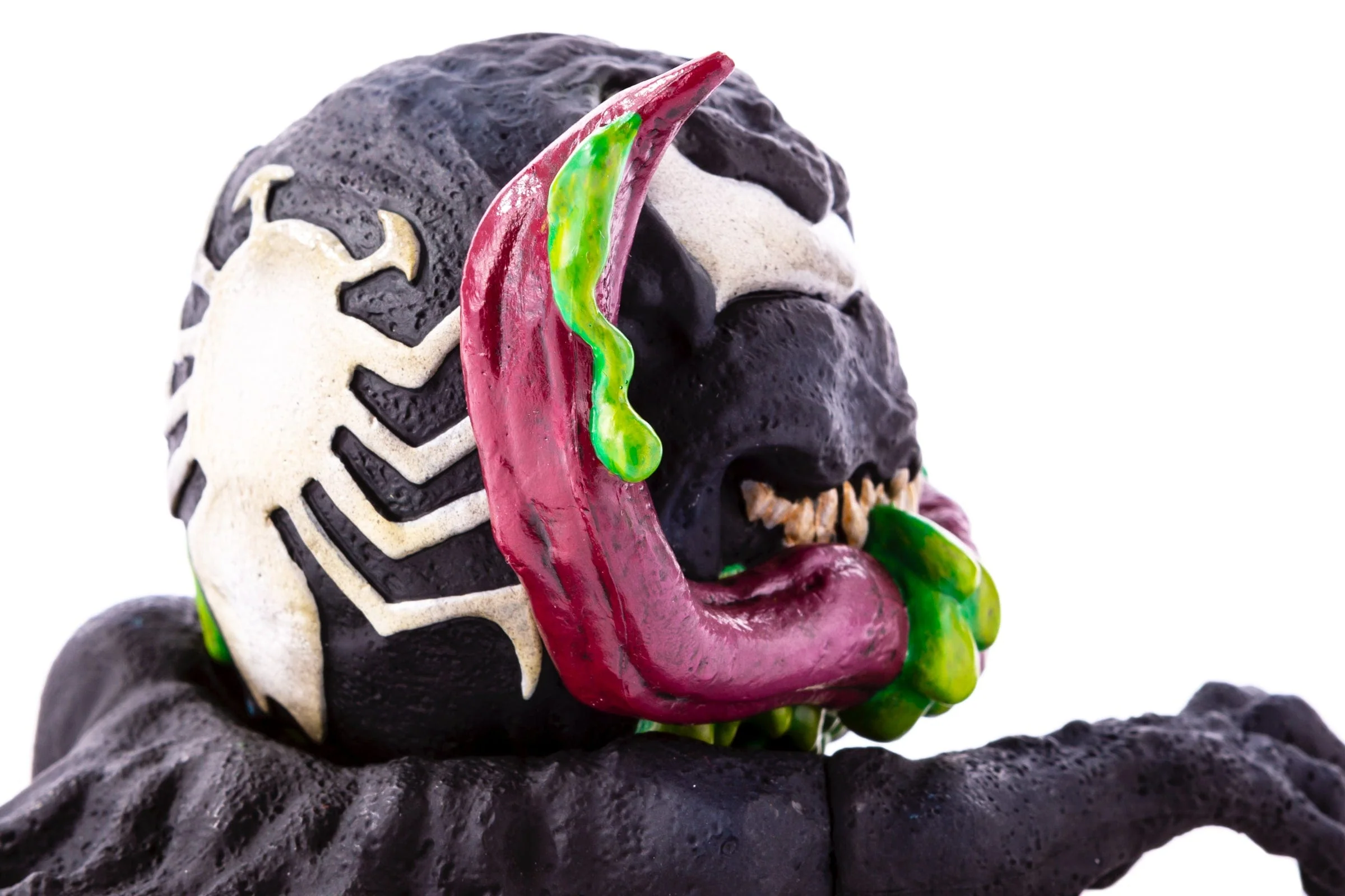 Spider-Man – Venom Mondoid Vinyl Figure - Image 11
