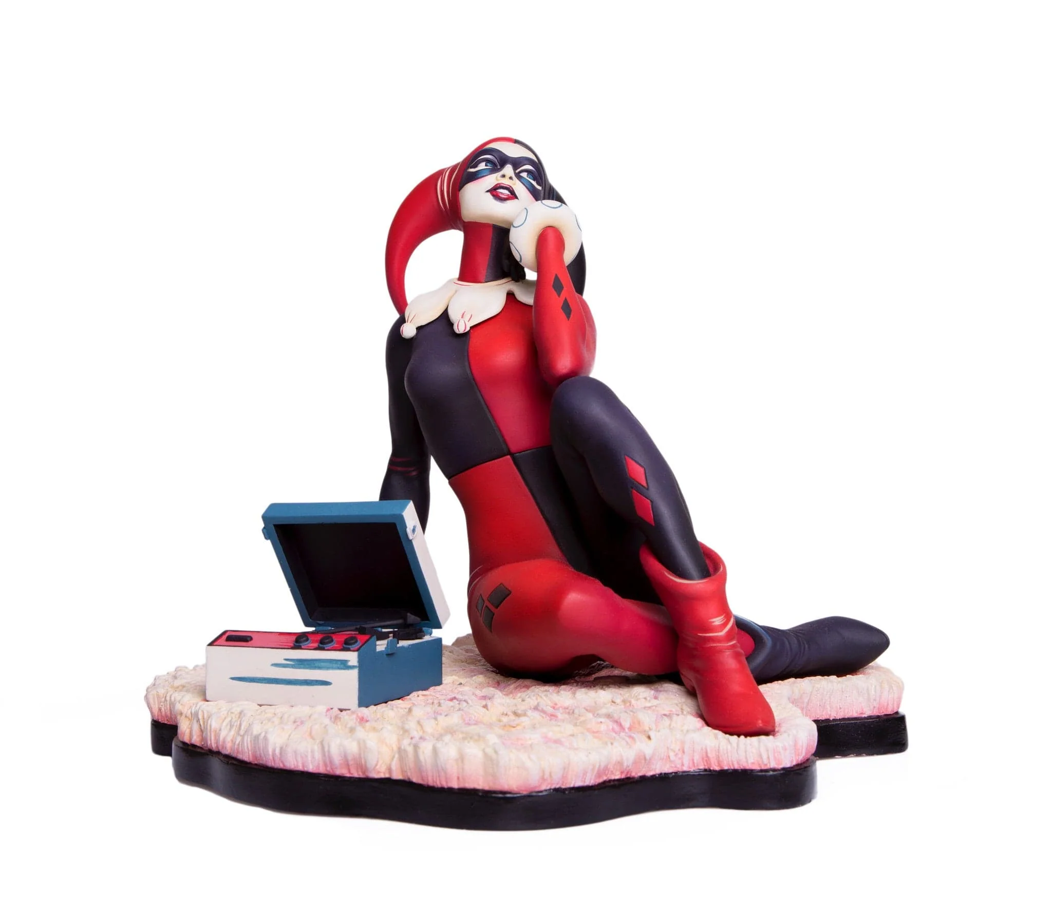 Batman – "Waiting for My J Man" Harley Quinn Statue - Image 12