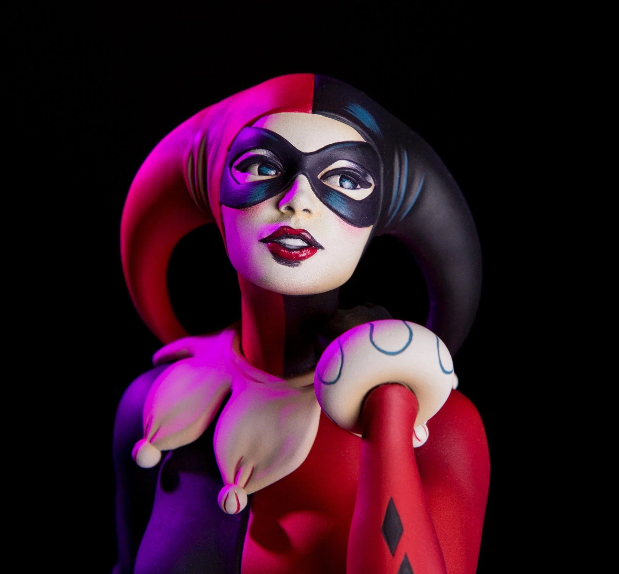 Batman – "Waiting for My J Man" Harley Quinn Statue - Image 19